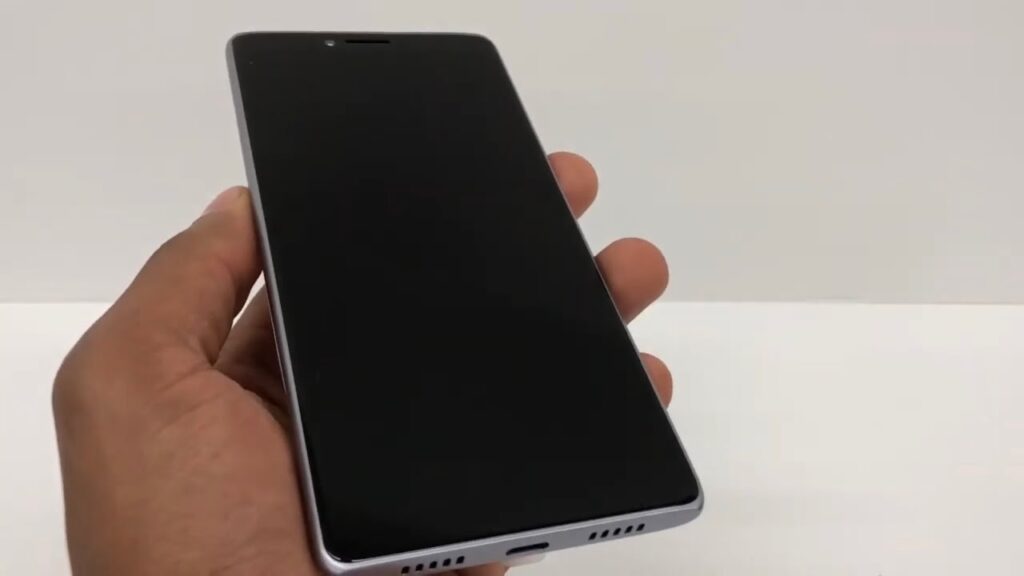 como arreglar la pantalla del celular cuando se pone negra