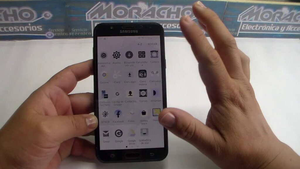 cuando la pantalla del celular se pone de colores