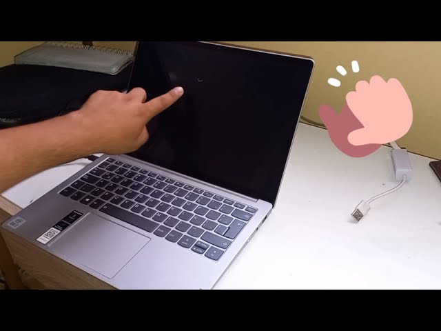 porque cuando prendo mi laptop la pantalla se pone negra